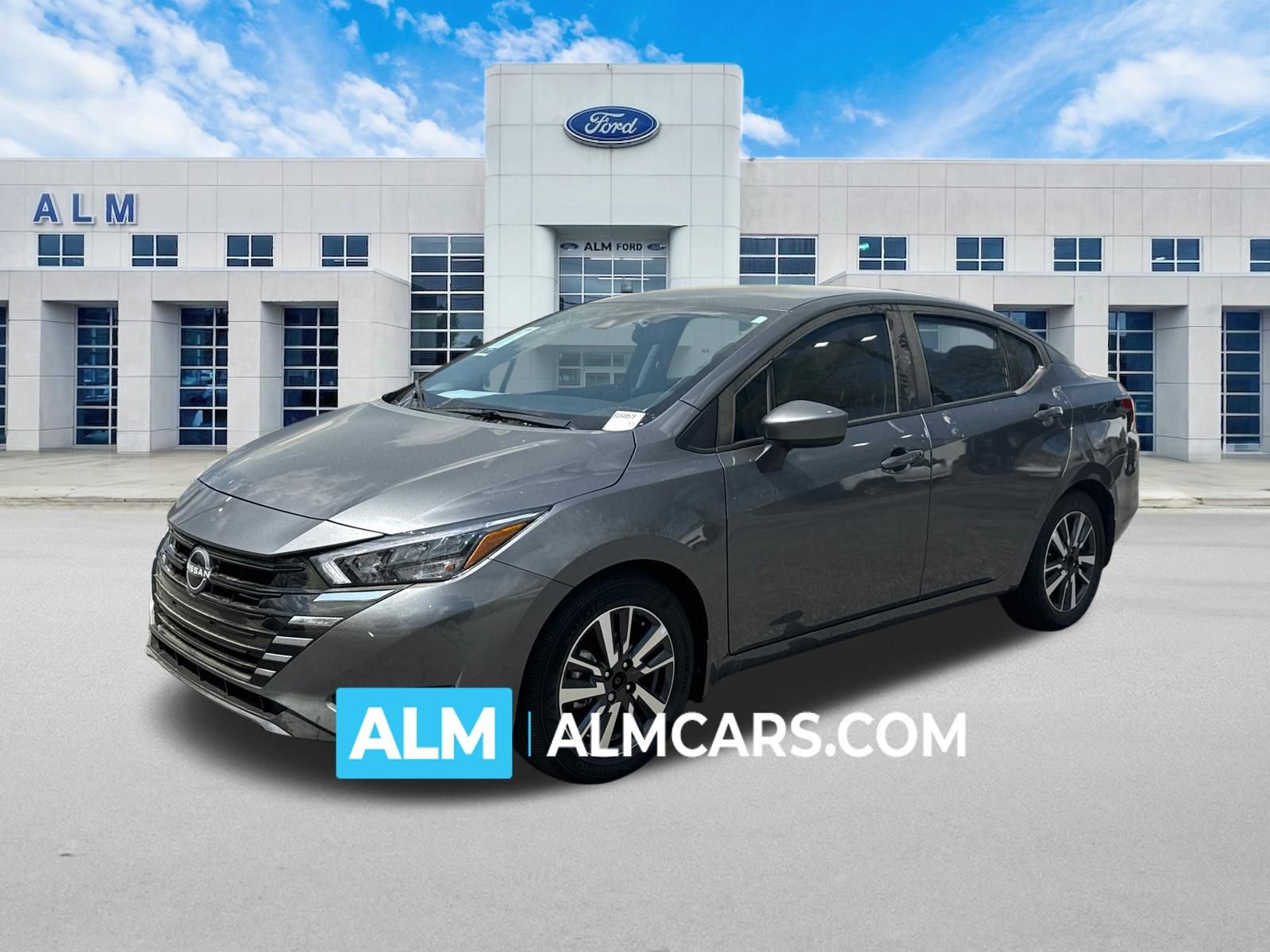 Used 2025 Nissan Versa SV w/ Trunk Package