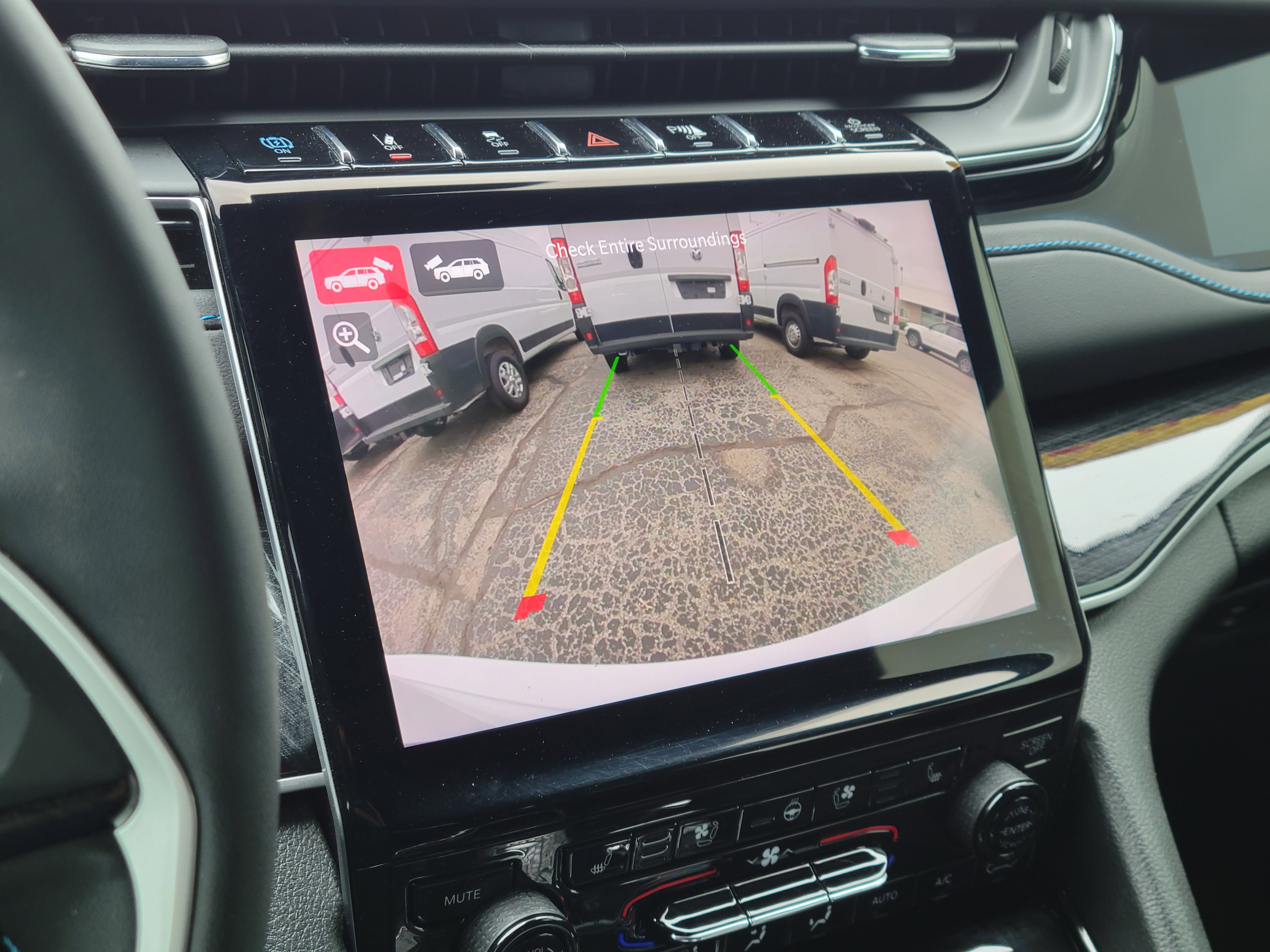 Used 2022 Jeep Grand Cherokee Trailhawk AWD/4WD image 14