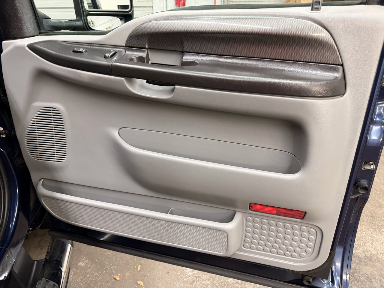 Used 2005 Ford F250 Lariat image 29