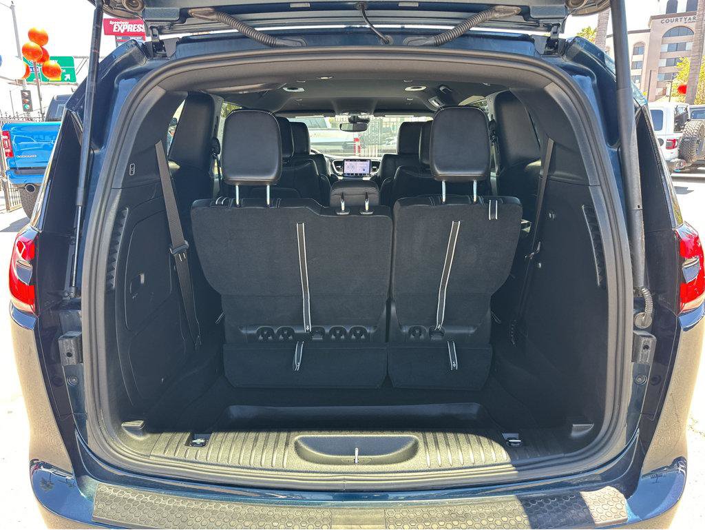 Used 2025 Chrysler Pacifica Select FWD image 38