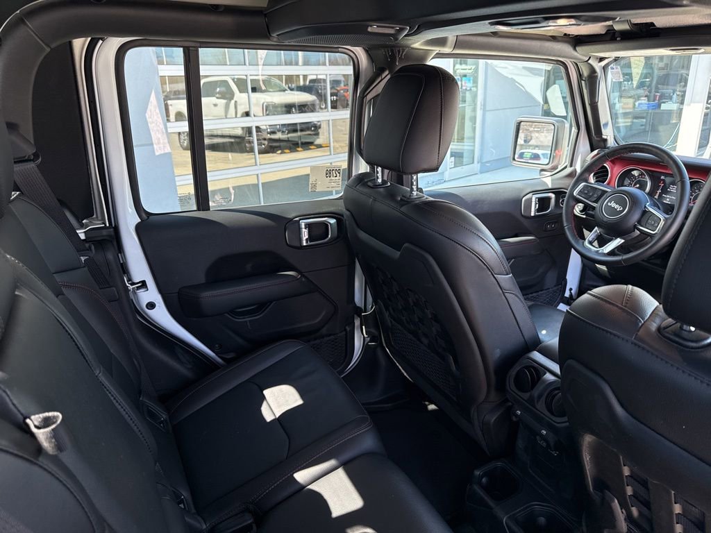 Used 2022 Jeep Gladiator Rubicon w/ Cold Weather Group AWD/4WD image 24