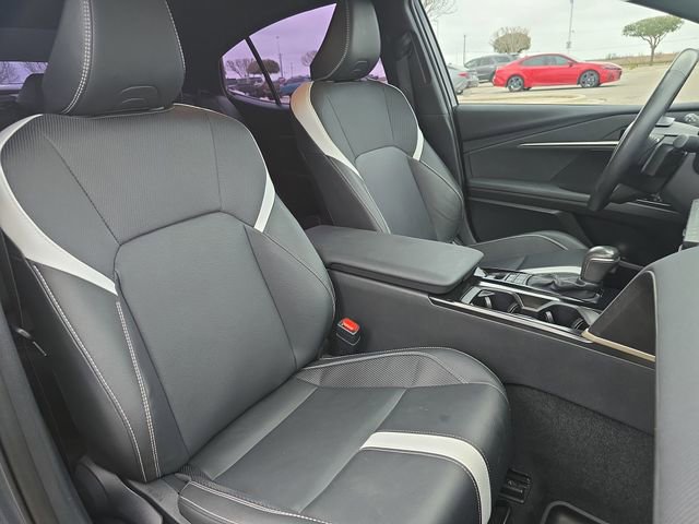 Used 2025 Toyota Camry SE w/ Convenience Package image 10