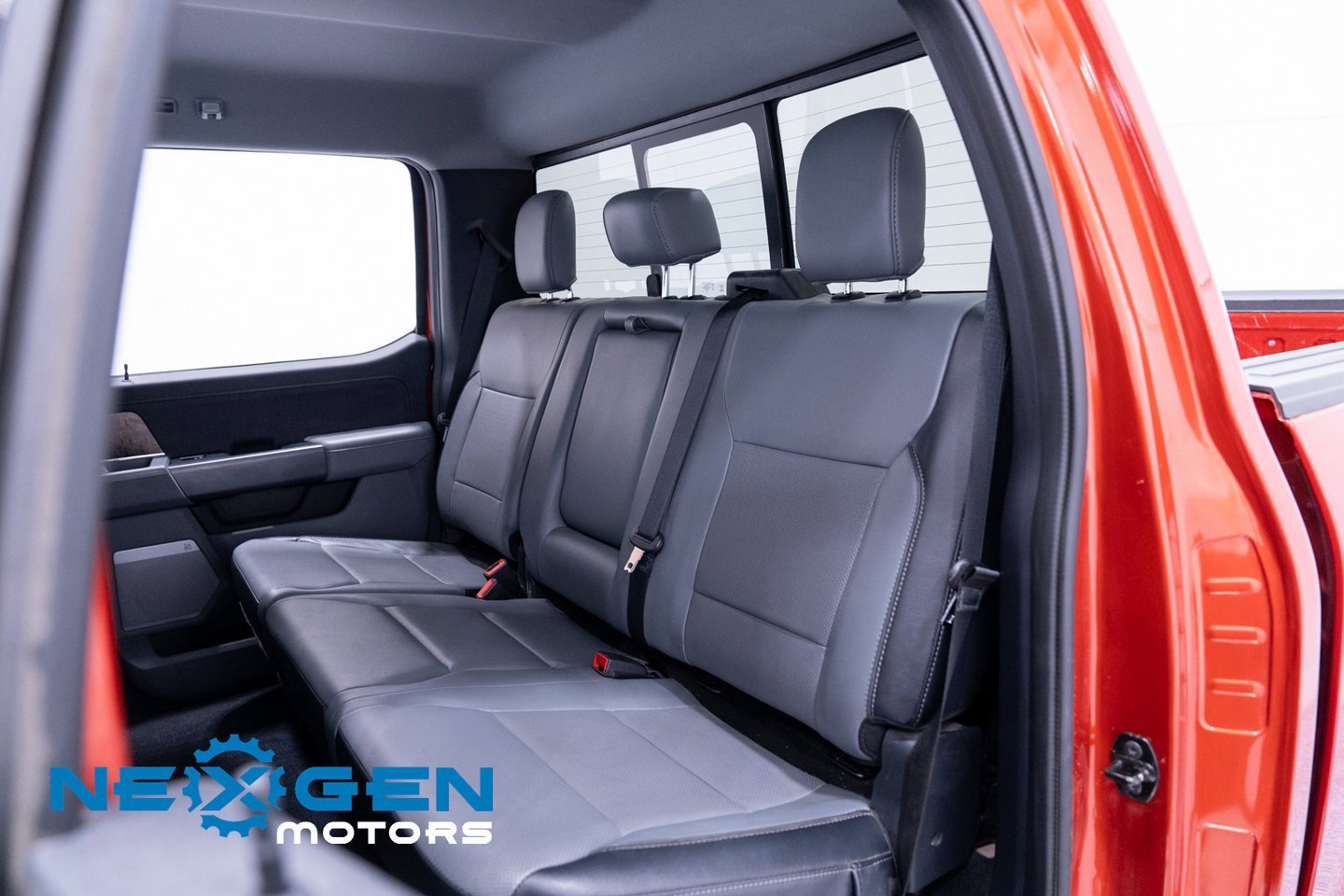 Used 2023 Ford F150 Lariat w/ Trailer Tow Package image 43