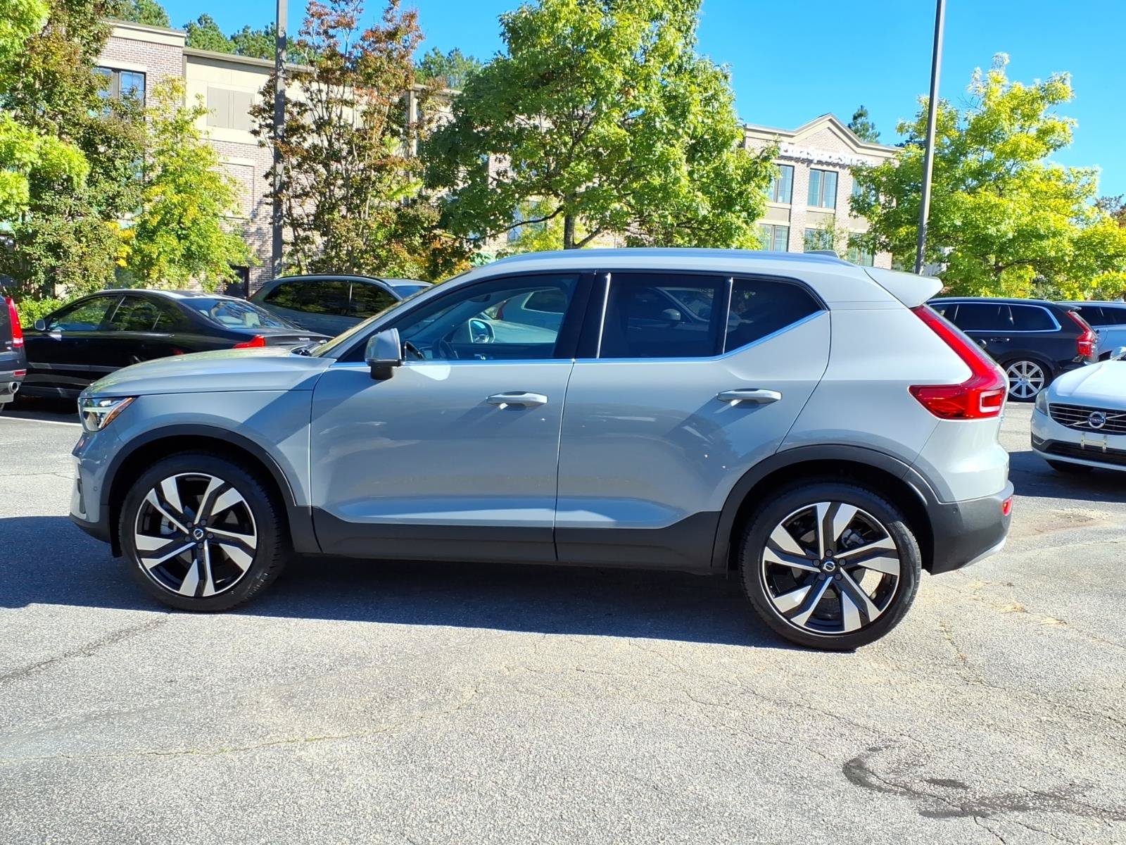 Certified 2024 Volvo XC40 B5 Ultimate w/ Protection Package Premier AWD/4WD image 8