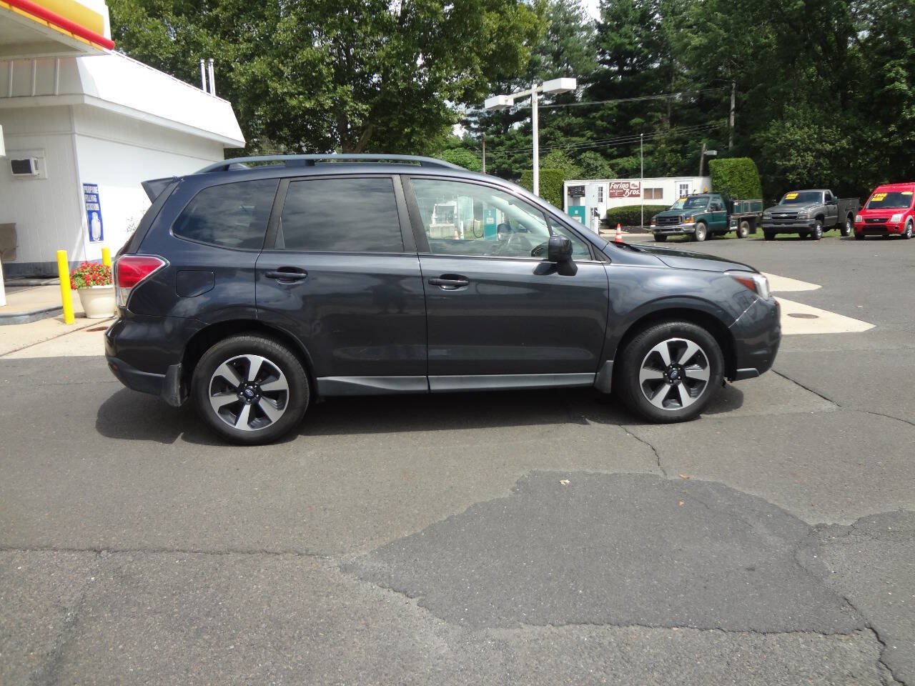 Used 2017 Subaru Forester 2.5i Premium w/ All-Weather Package AWD/4WD image 5