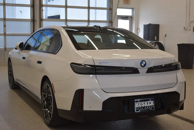 New 2027 BMW 740i xDrive w/ M Sport Package AWD/4WD image 10