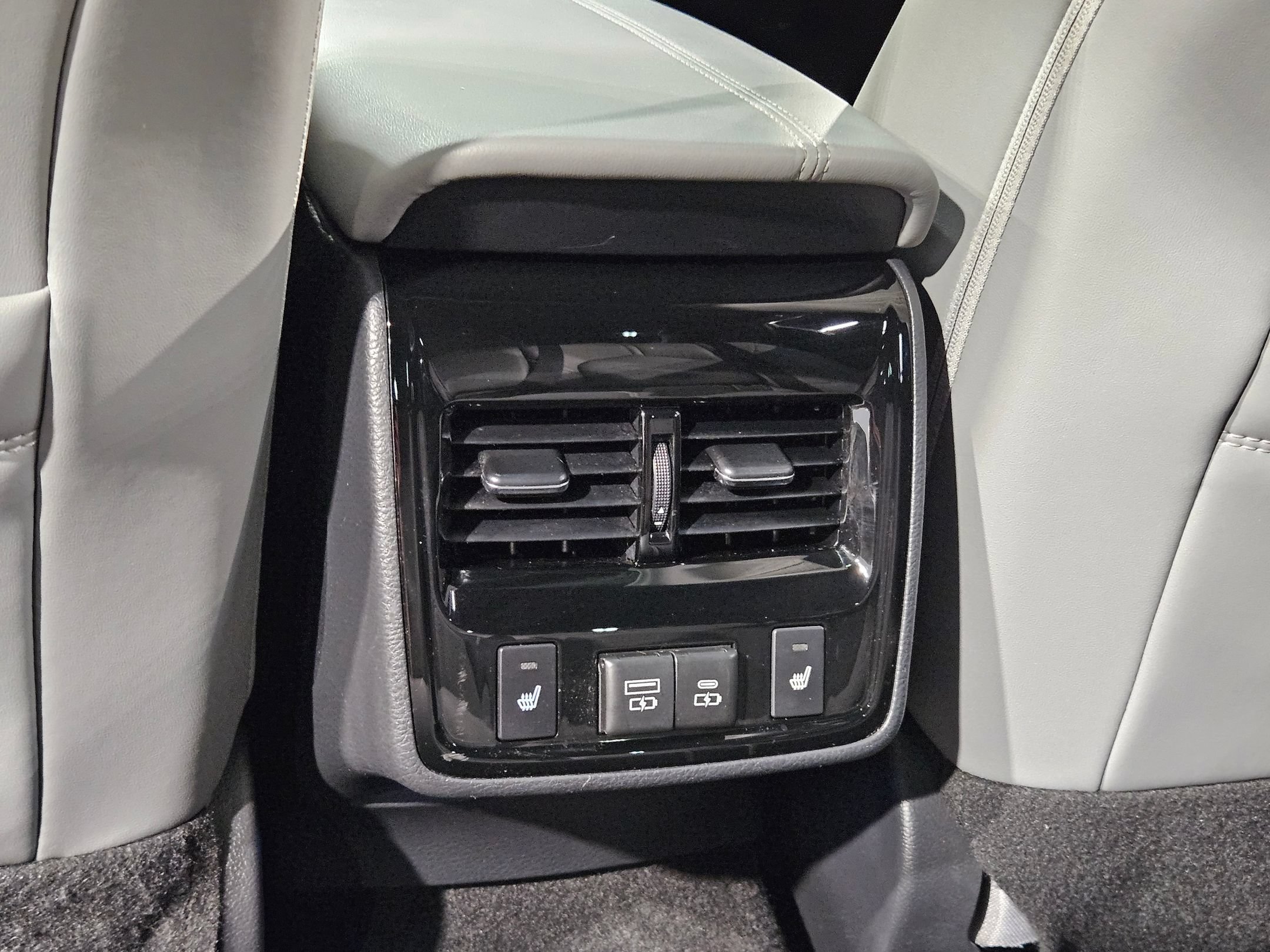 Used 2021 Toyota Avalon Limited w/ Advanced Safety Package FWD image 38