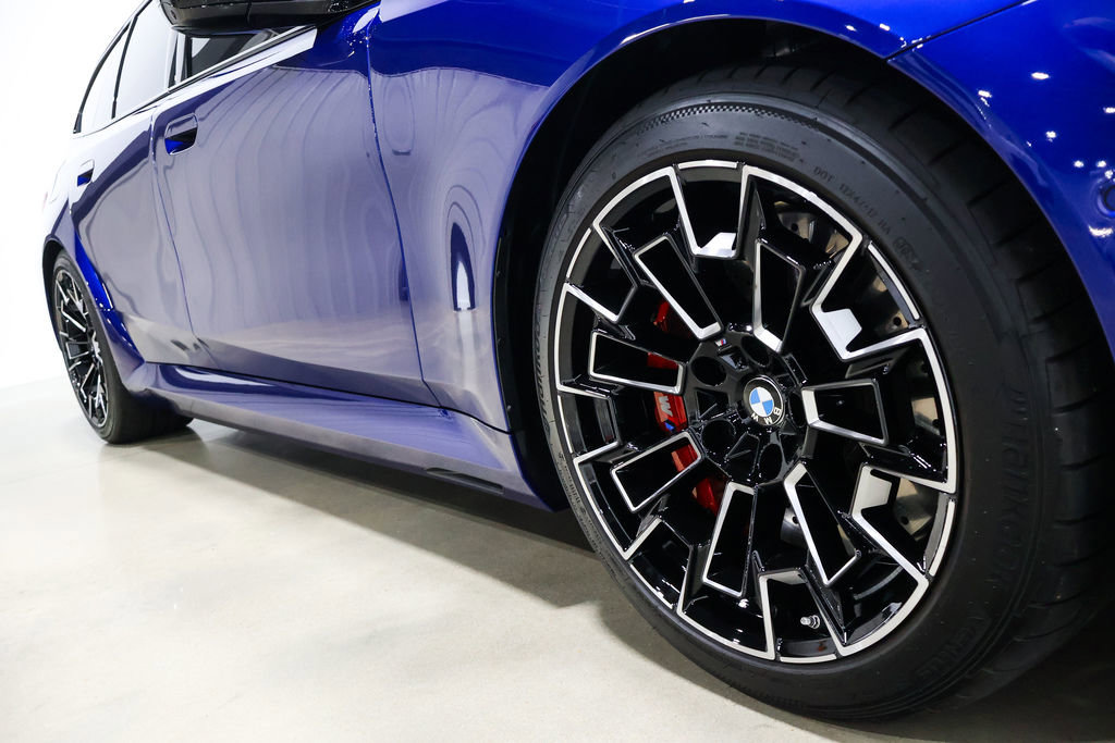 Used 2025 BMW M5 Touring image 30