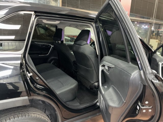 Used 2019 Toyota RAV4 LE image 28