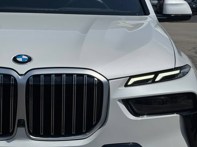 Certified 2025 BMW X7 xDrive40i w/ M Sport Package AWD/4WD image 12