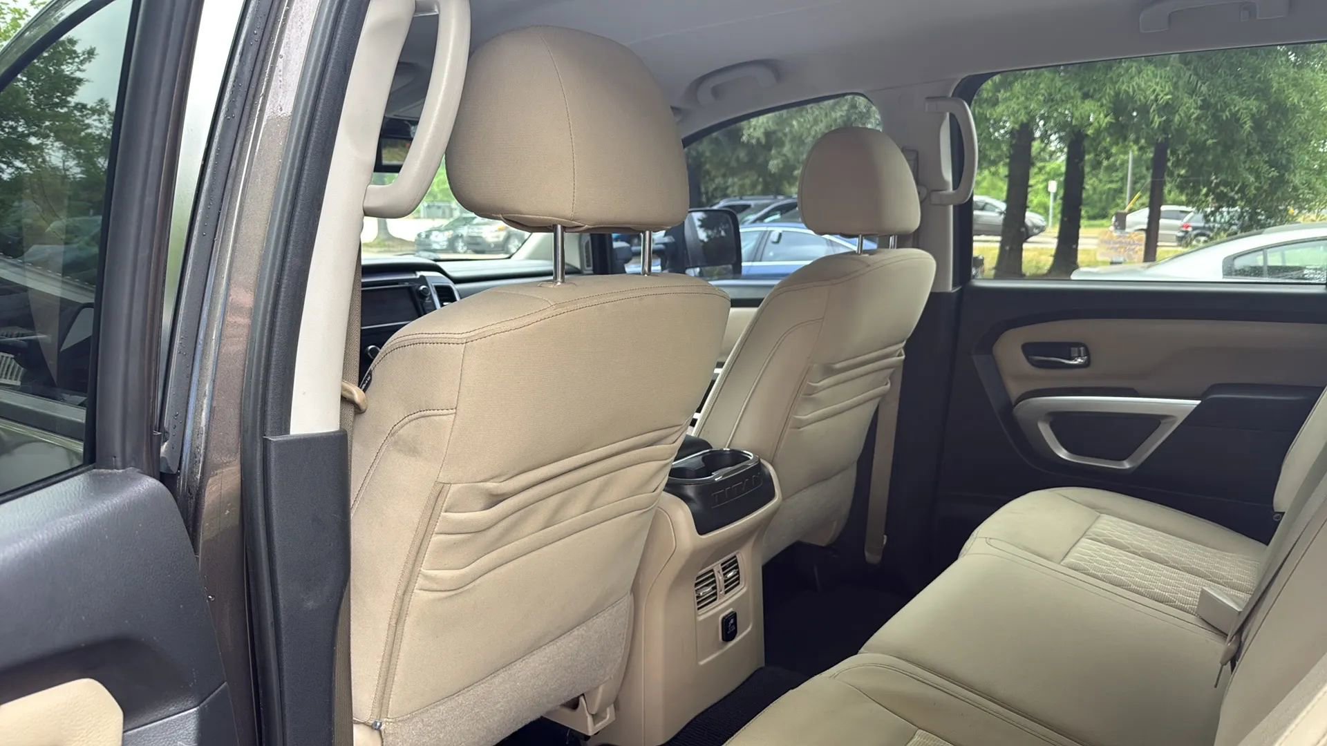 Used 2016 Nissan Titan SV RWD image 15