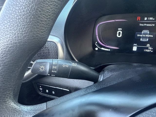 Used 2023 Kia Soul LX image 32