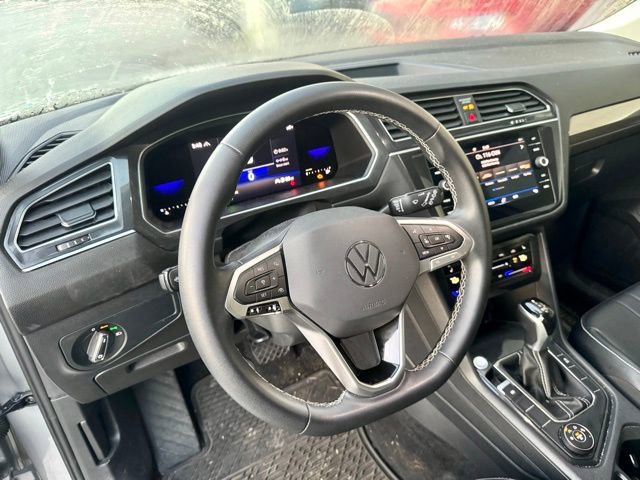 Used 2022 Volkswagen Tiguan SE AWD/4WD image 9