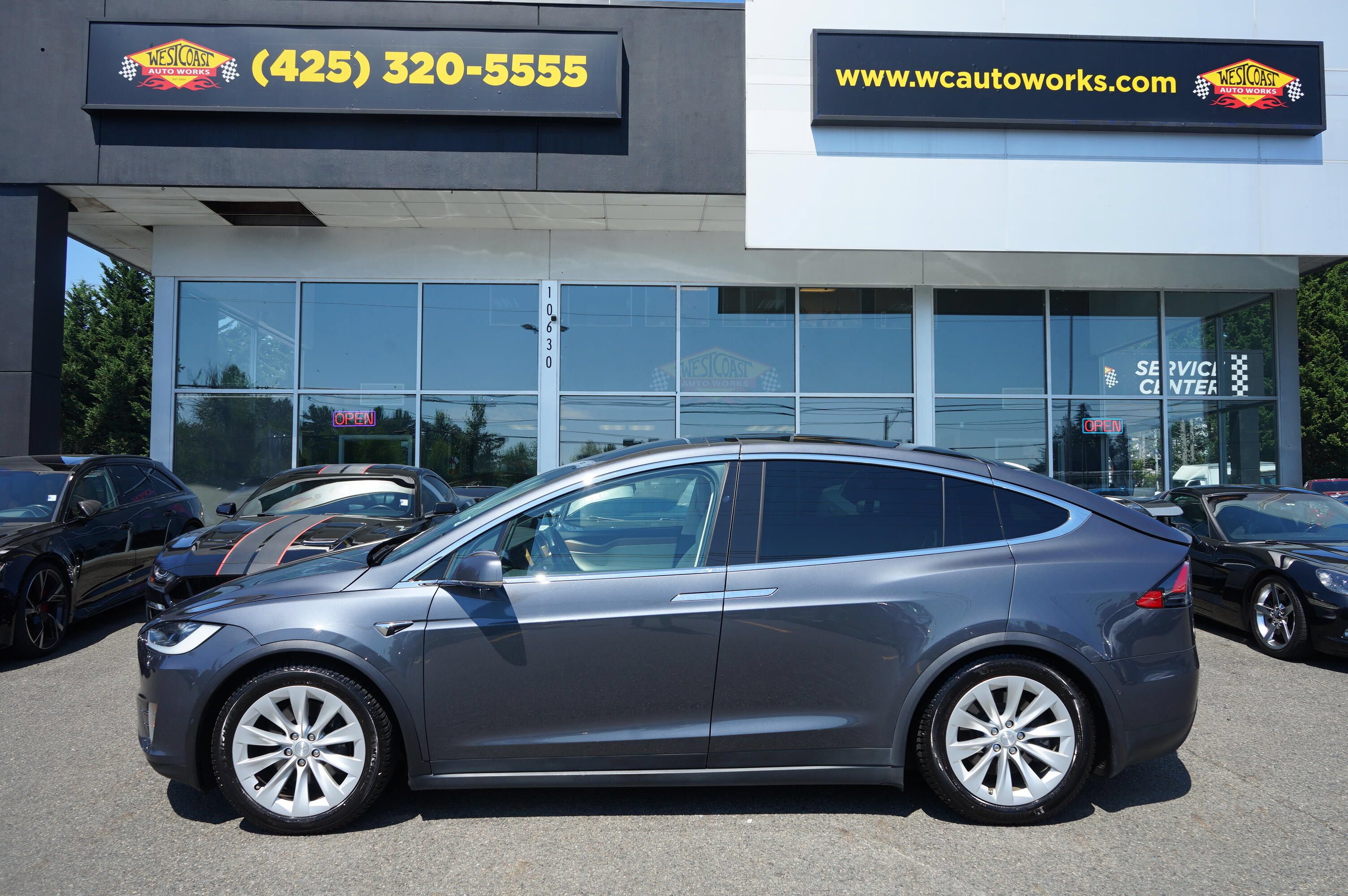 Used 2018 Tesla Model X 75D AWD/4WD image 2