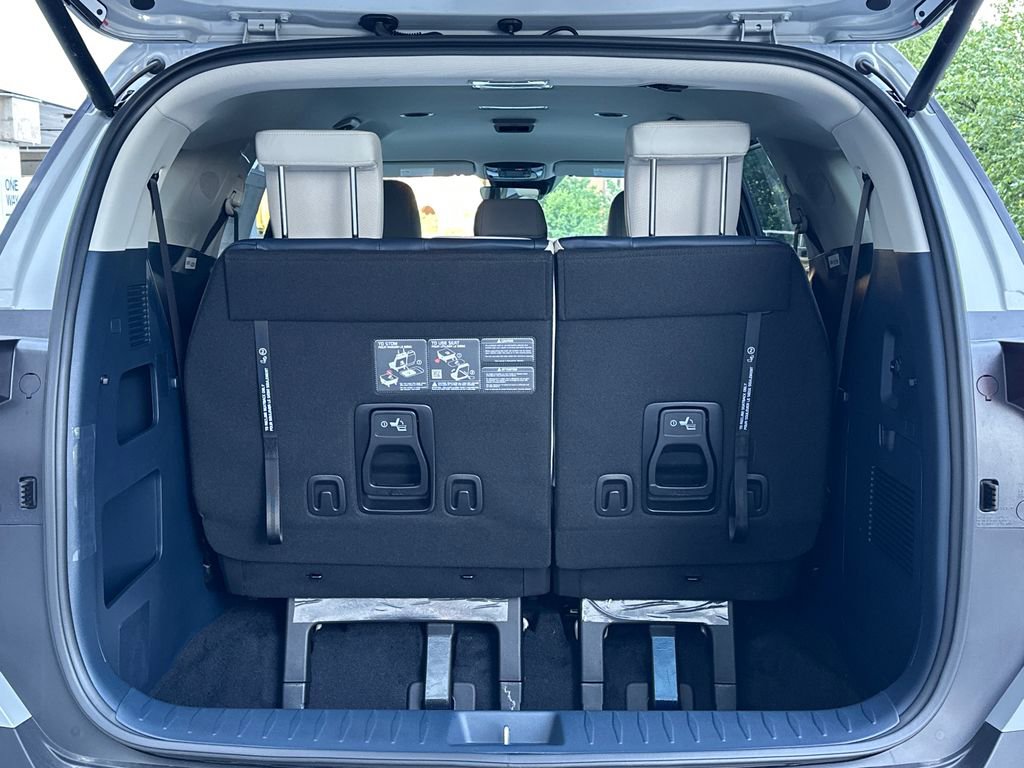 New 2026 Kia Carnival EX FWD image 6