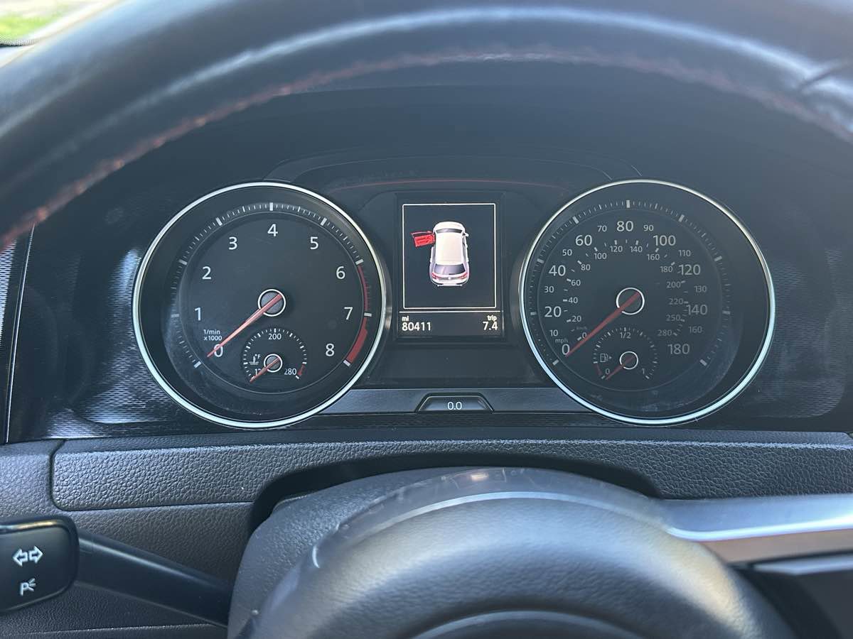 Used 2015 Volkswagen GTI SE FWD image 26