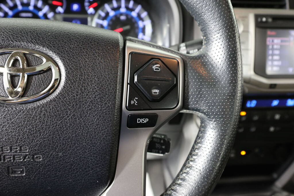 Used 2015 Toyota 4Runner Limited AWD/4WD image 33