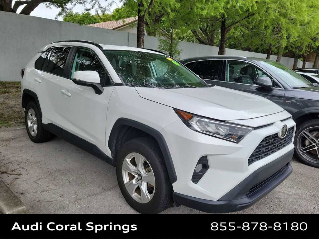 Used 2021 Toyota RAV4 XLE w/ Convenience Package FWD image 11