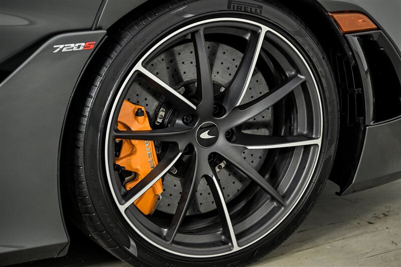 Used 2019 McLaren 720S RWD image 14