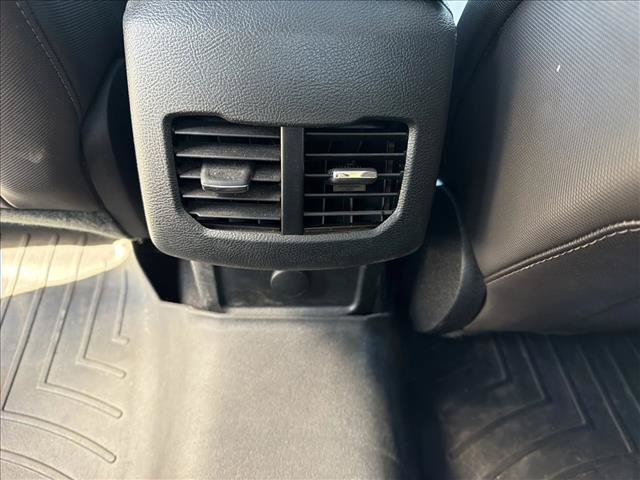 Used 2020 Ford Fusion SE w/ Equipment Group 151A FWD image 8