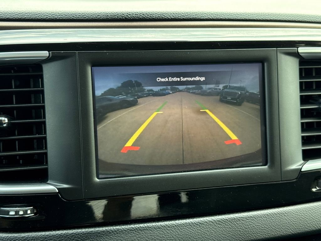 Used 2023 Chrysler Voyager LX image 24