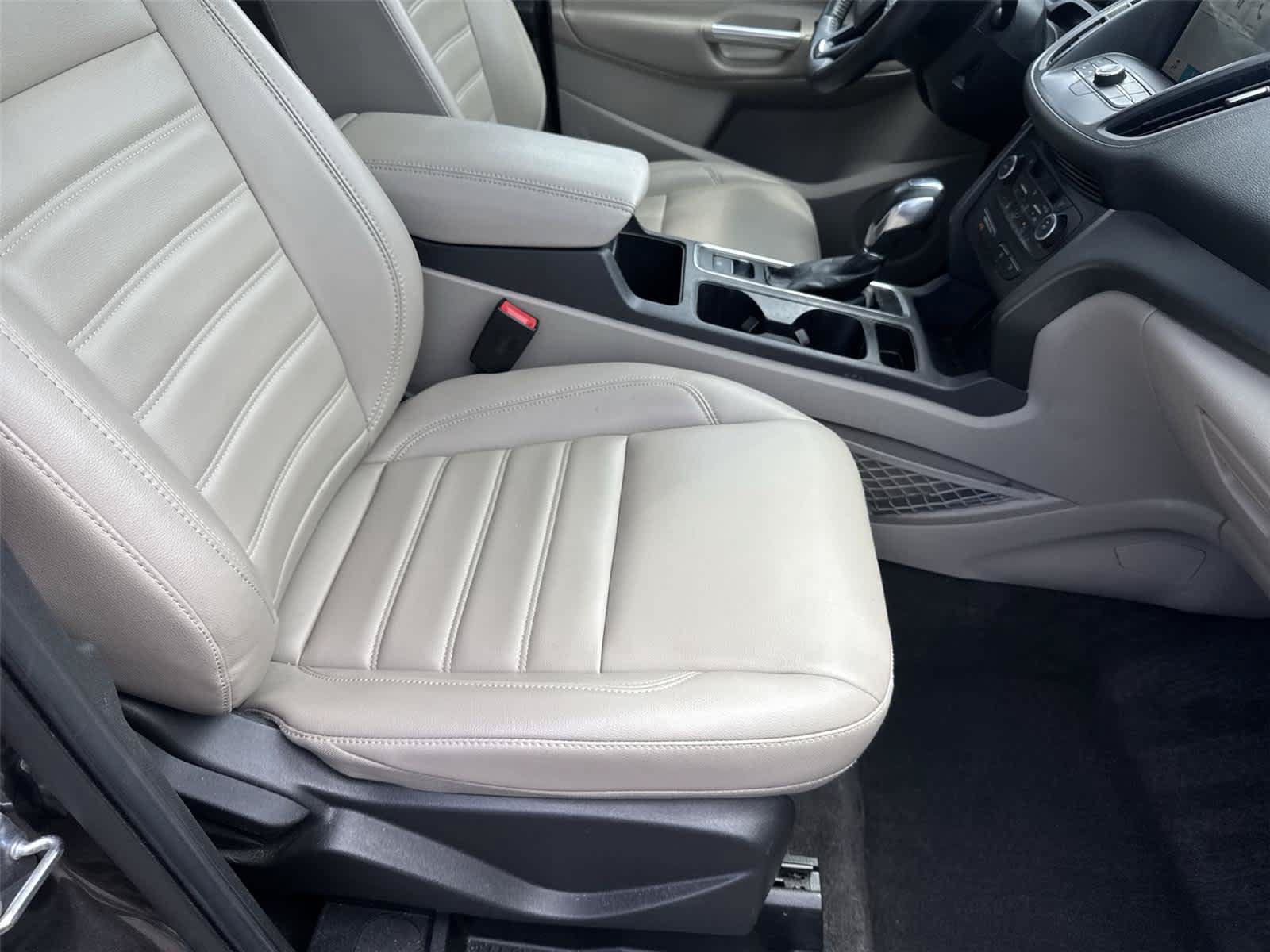 Used 2019 Ford Escape SEL AWD/4WD image 16