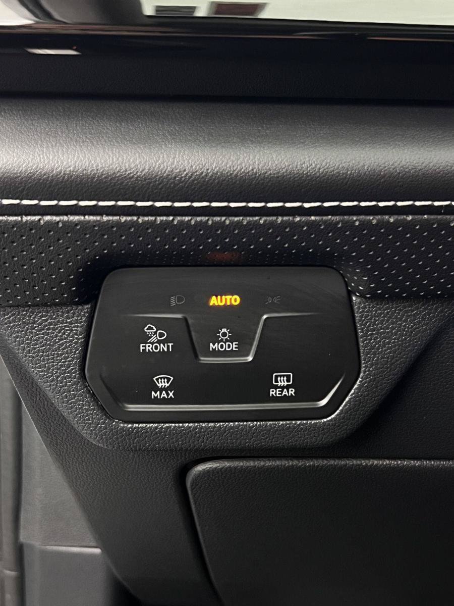 Used 2024 Volkswagen Atlas SE FWD image 10