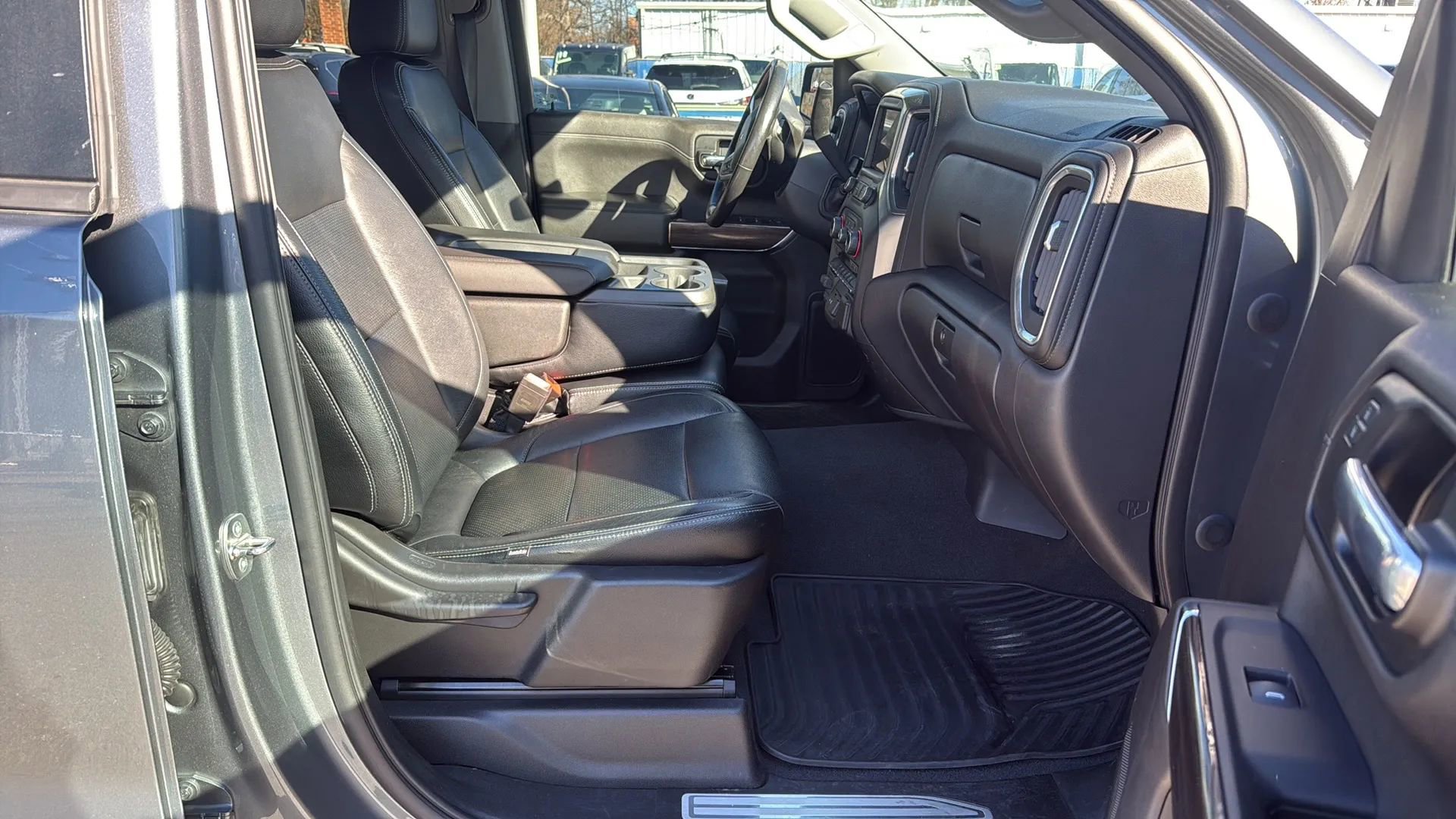 Used 2020 Chevrolet Silverado 1500 LT w/ All-Star Edition image 9