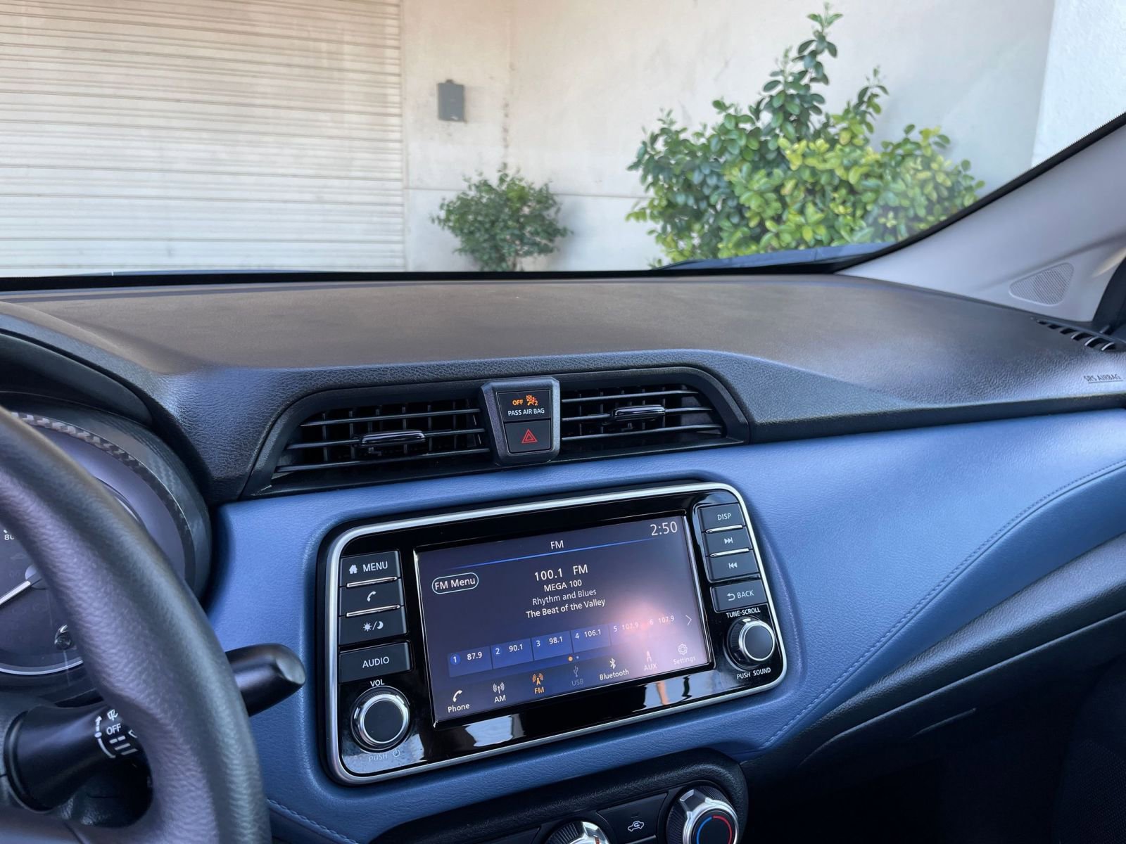 Used 2025 Nissan Versa SV image 17