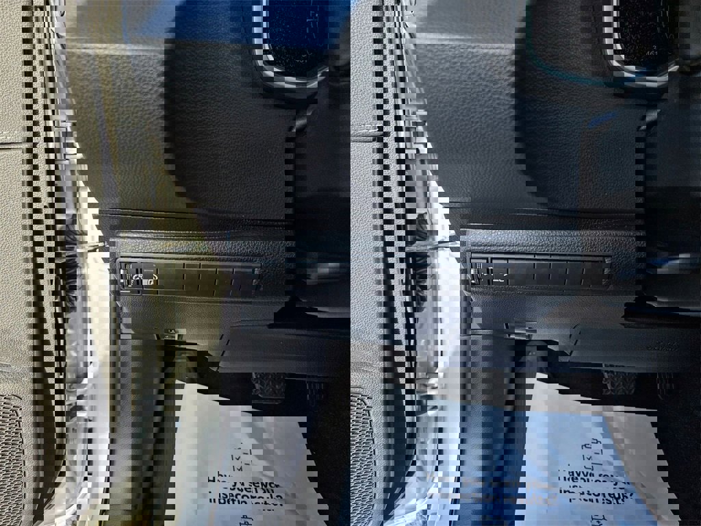 Used 2025 Toyota Corolla XSE image 17