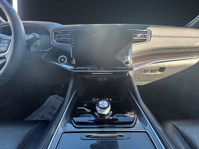 Used 2023 Jeep Wagoneer 4WD image 11