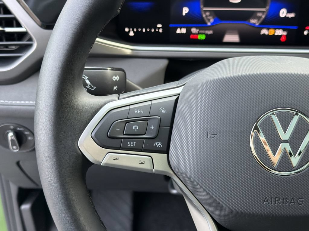 New 2026 Volkswagen Taos SE FWD image 24