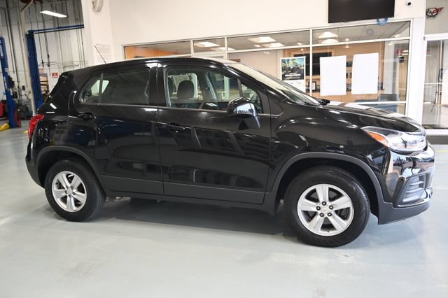 Used 2020 Chevrolet Trax LS AWD/4WD image 4