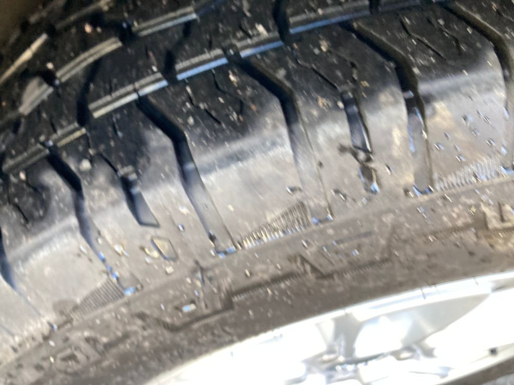 Used 2020 Jeep Grand Cherokee Laredo image 32