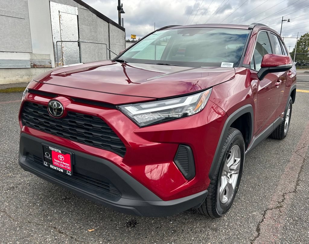 Certified 2025 Toyota RAV4 XLE w/ Convenience Package AWD/4WD image 1