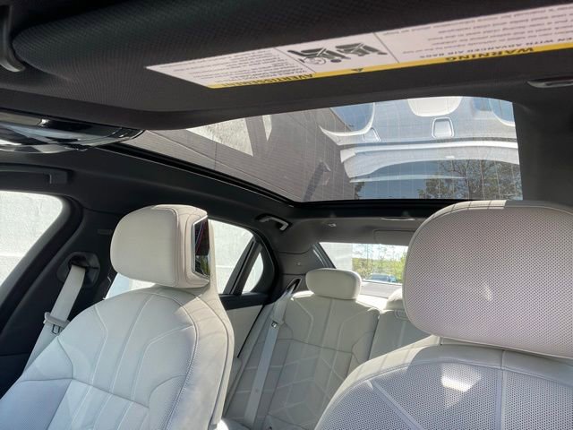 Used 2026 BMW 740i xDrive w/ Premium Package AWD/4WD image 23