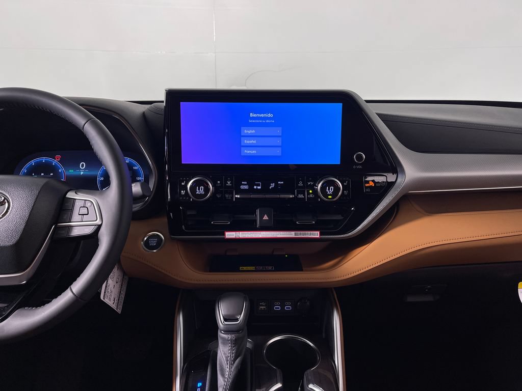 New 2026 Toyota Highlander Platinum AWD/4WD image 15