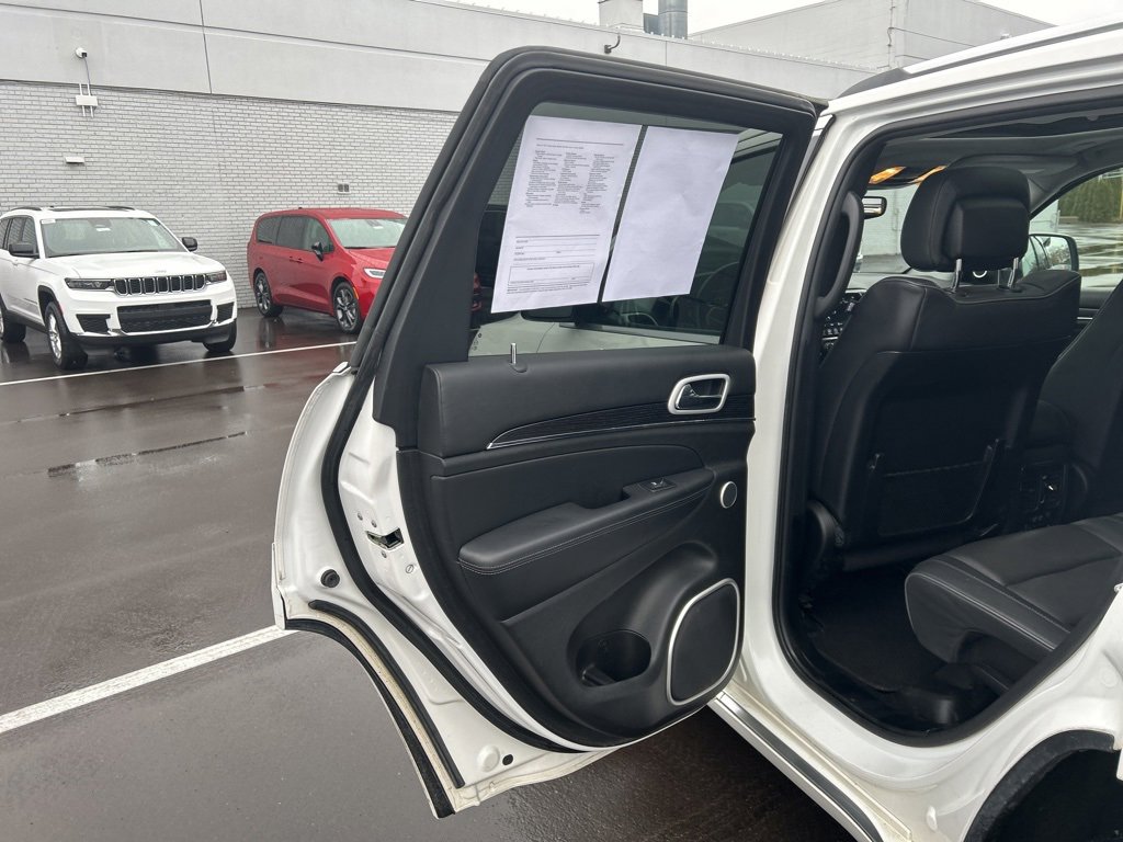 Used 2020 Jeep Grand Cherokee Summit w/ Platinum Series Group image 15