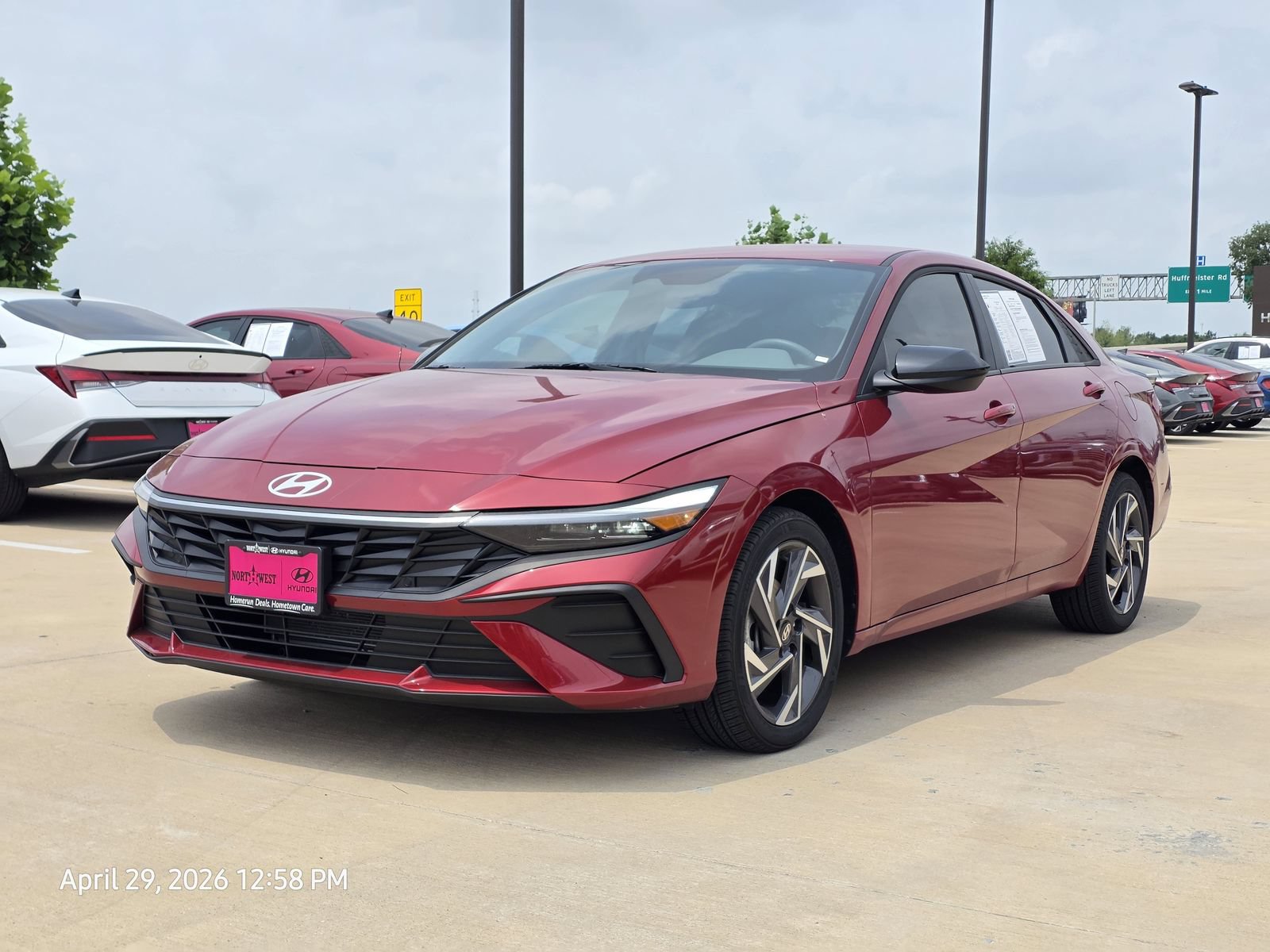 Used 2025 Hyundai Elantra Sport FWD image 2