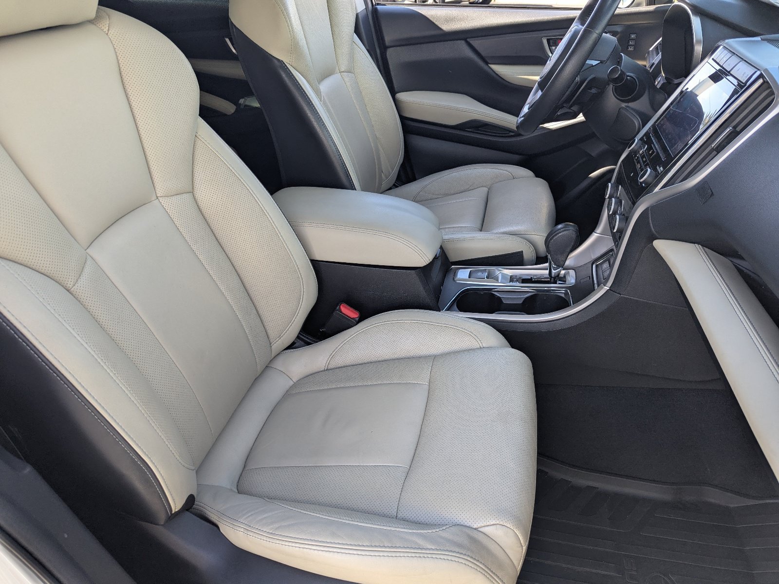 Used 2020 Subaru Ascent Limited w/ Technology Package AWD/4WD image 10