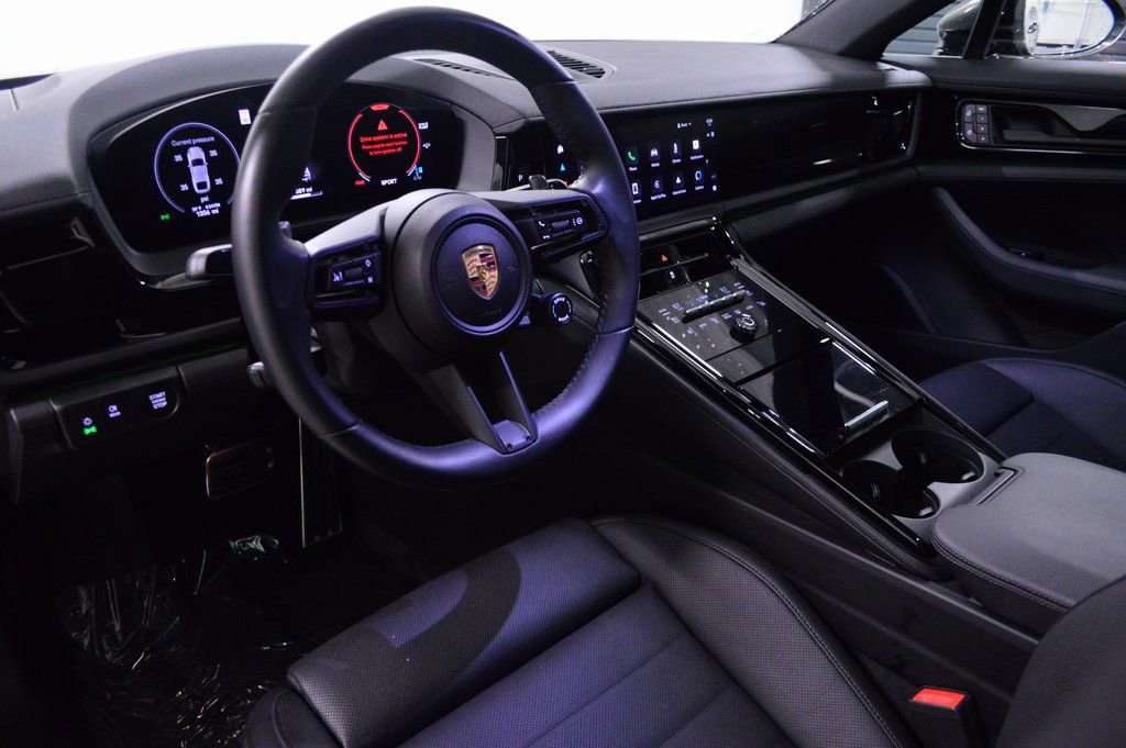 Certified 2025 Porsche Panamera 4 image 15
