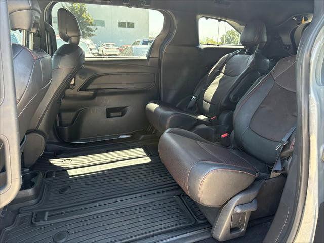 Certified 2025 Toyota Sienna XSE w/ XSE Premium Package AWD/4WD image 13