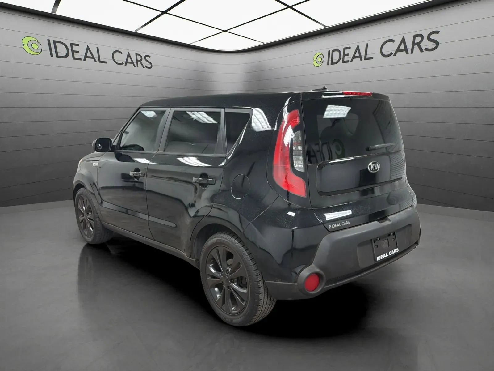 Used 2015 Kia Soul + FWD image 7