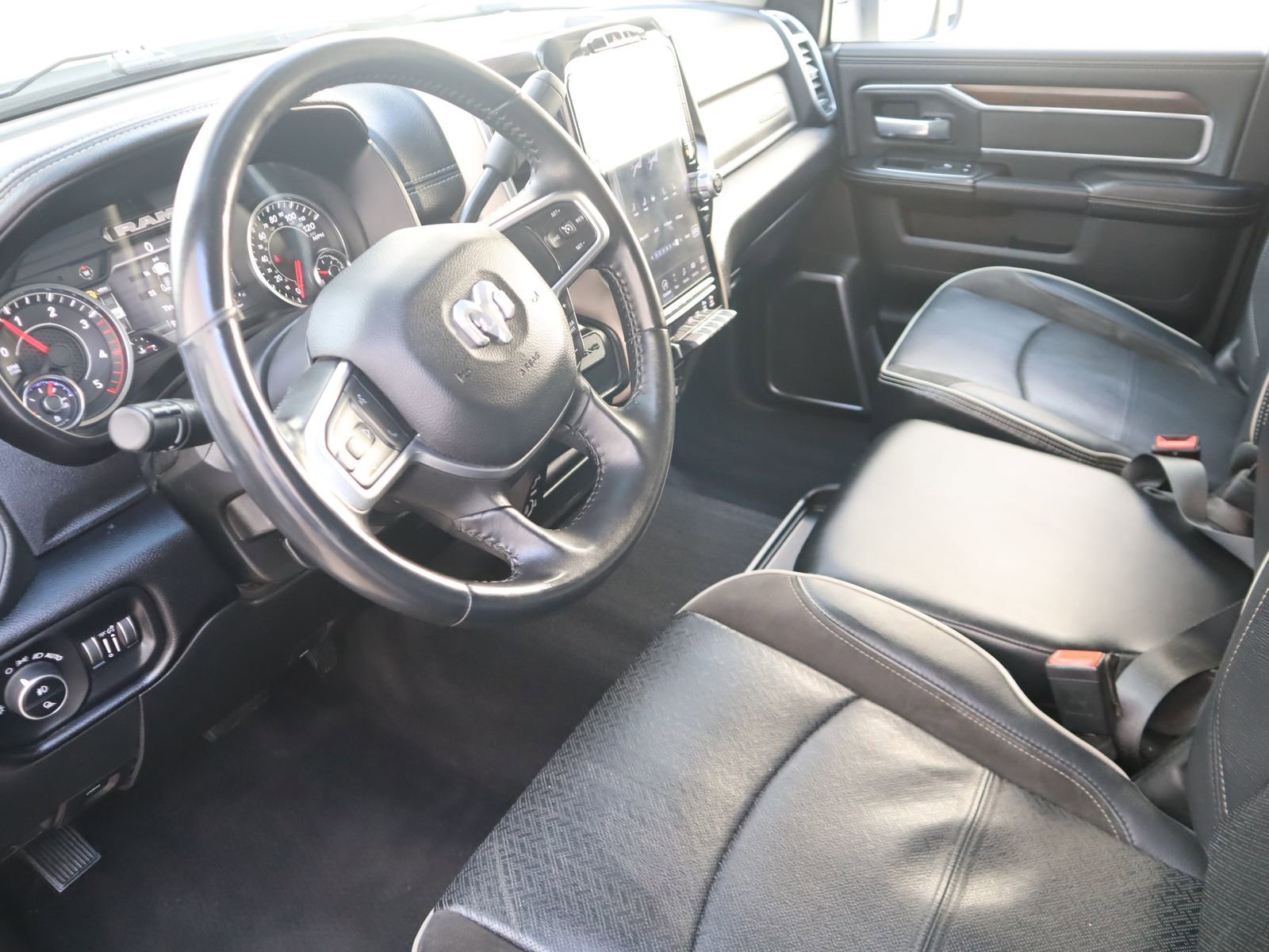 Used 2024 RAM 2500 Laramie w/ Cold Weather Group image 31