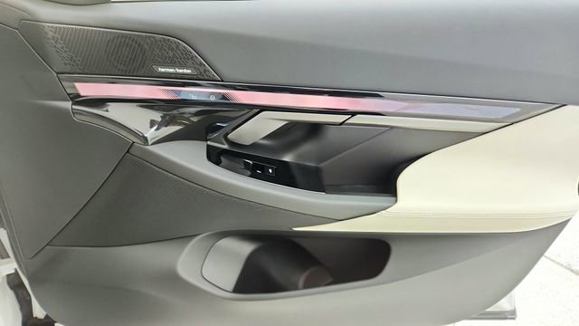 Used 2026 BMW 540i xDrive image 24