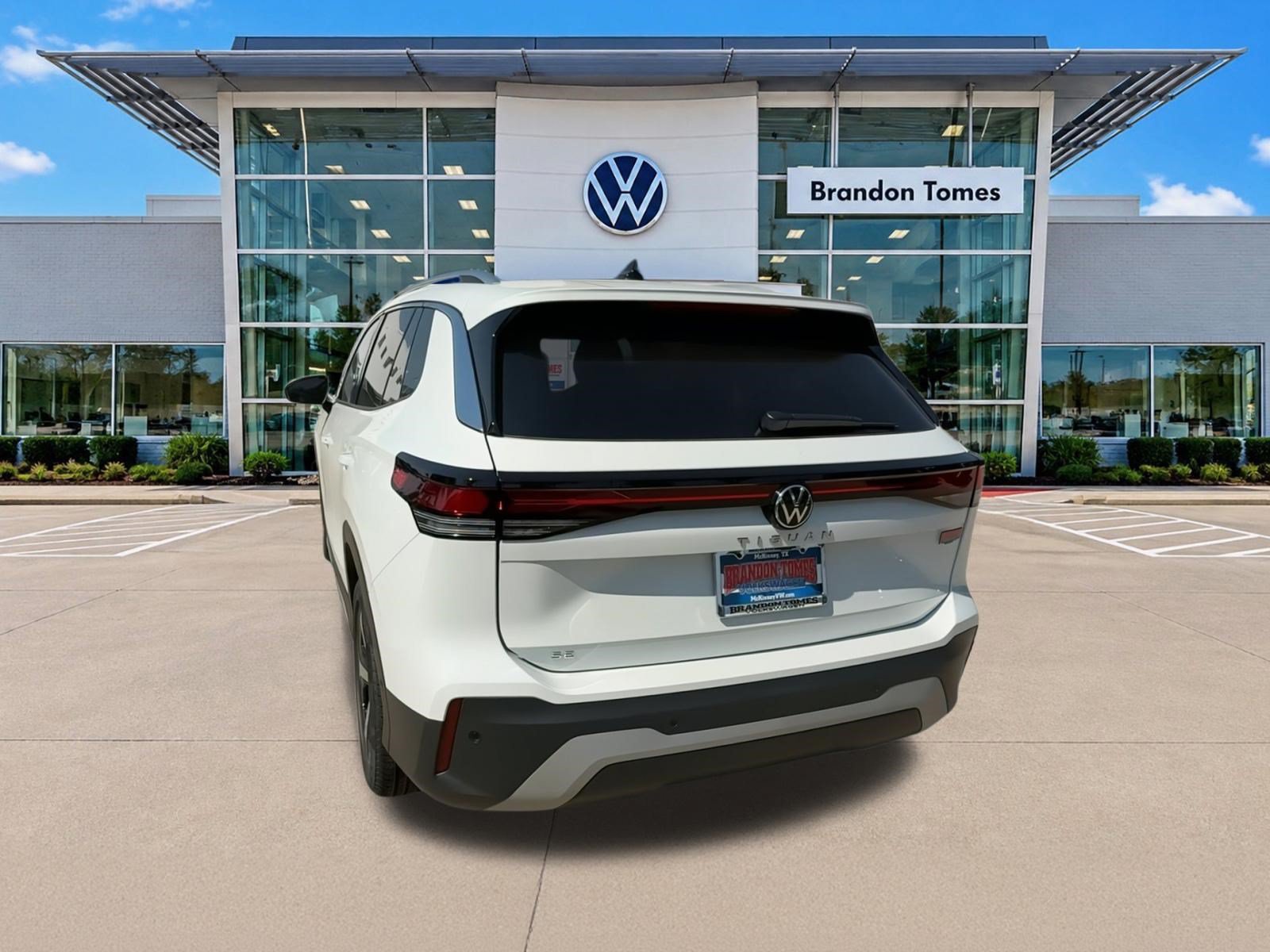 New 2026 Volkswagen Tiguan SE FWD image 7