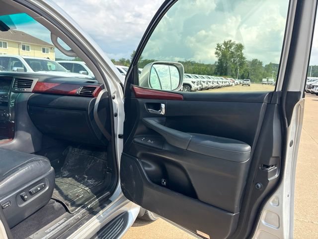 Used 2011 Lexus LX 570 4WD image 22