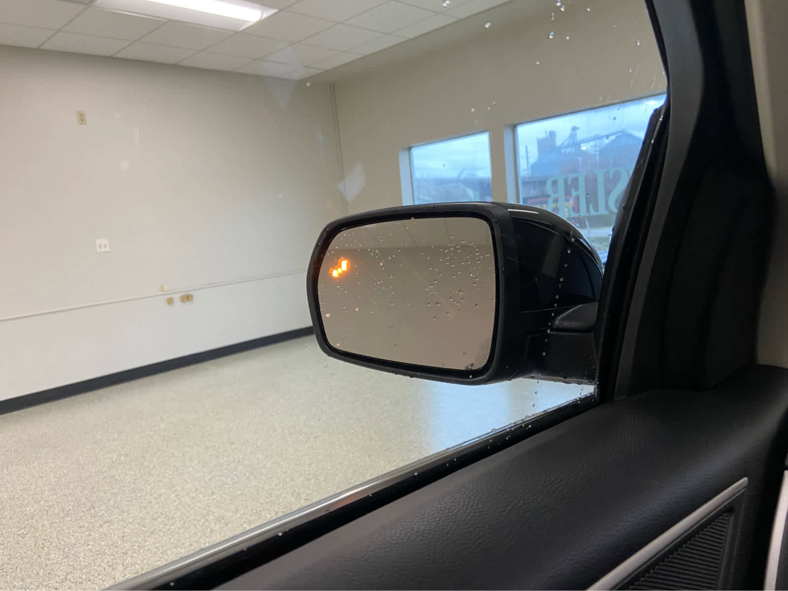 Used 2024 Ford Edge SEL w/ Convenience Package image 30