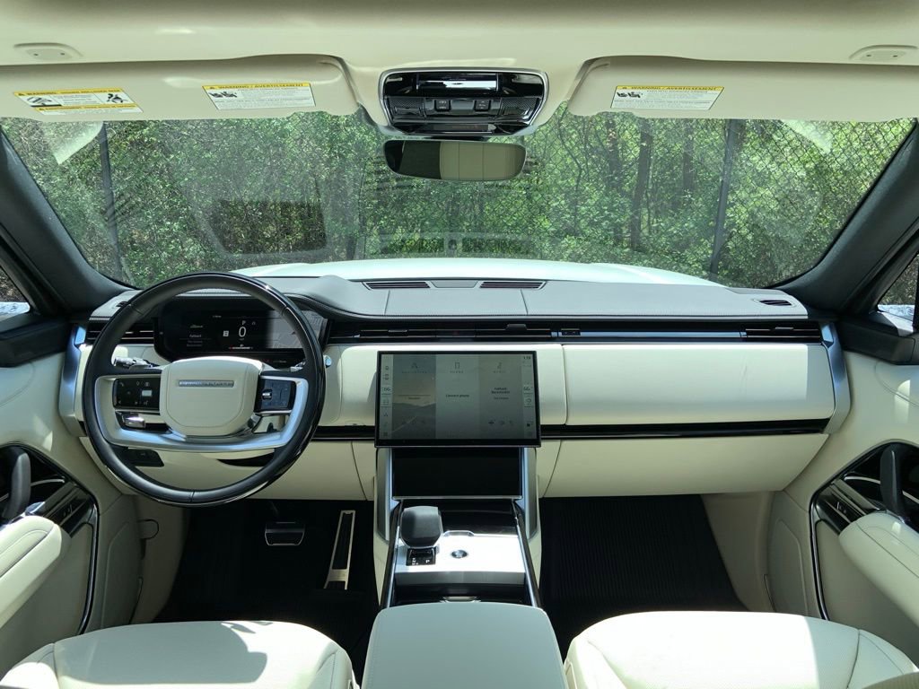 New 2025 Land Rover Range Rover SE image 18