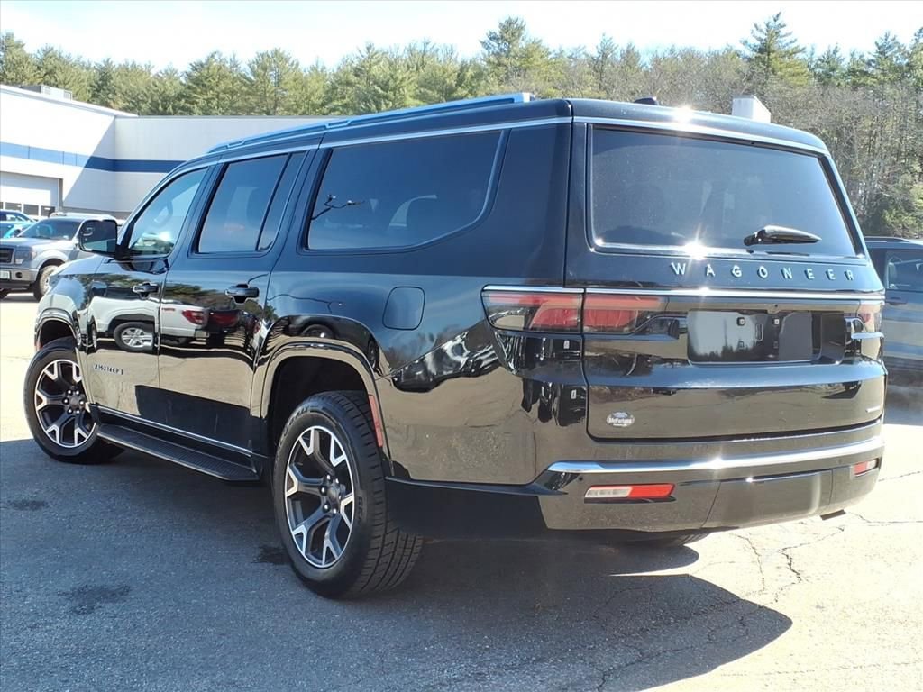 Used 2024 Jeep Wagoneer L Series III w/ Flexible Seating Group image 6
